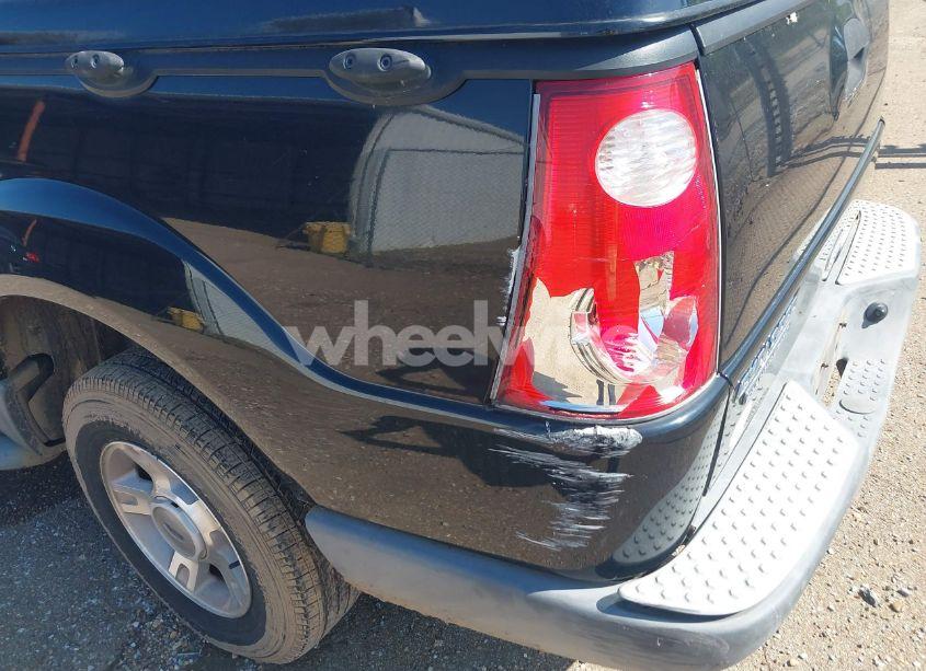 Photo 13 of 2004 Ford Explorer SPORT TRAC ADRENALIN/XLS/XLT (VIN 1FMZU67K44UB98887)