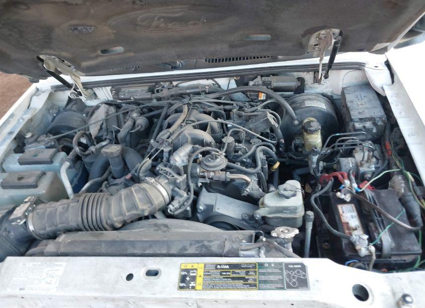 Photo 10 of 2005 Ford Explorer SPORT TRAC ADRENALIN/XLS/XLT (VIN 1FMZU67K45UA42978)