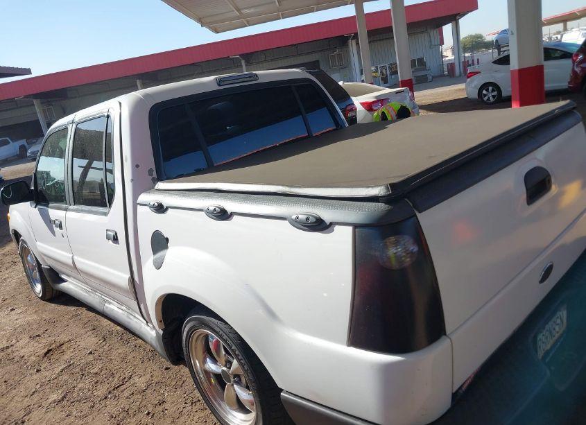 Photo 3 of 2005 Ford Explorer SPORT TRAC ADRENALIN/XLS/XLT (VIN 1FMZU67K45UA42978)