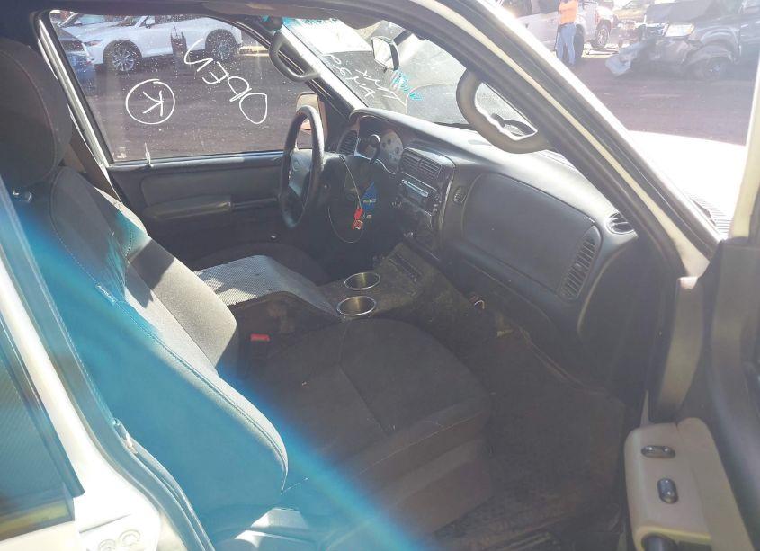 Photo 5 of 2005 Ford Explorer SPORT TRAC ADRENALIN/XLS/XLT (VIN 1FMZU67K45UA42978)