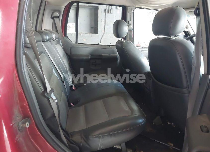 Photo 8 of 2005 Ford Explorer SPORT TRAC ADRENALIN/XLS/XLT (VIN 1FMZU67K45UB46046)