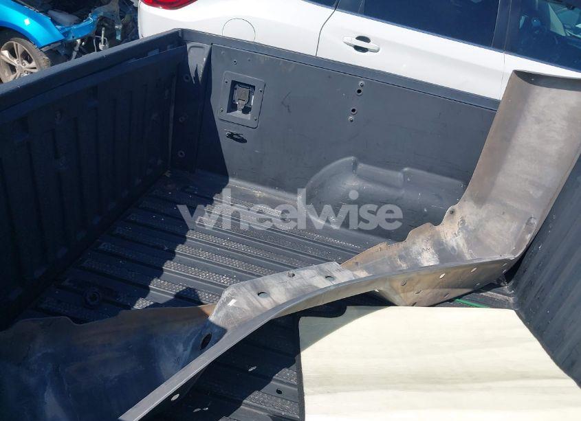 Photo 12 of 2005 Ford Explorer SPORT TRAC ADRENALIN/XLS/XLT (VIN 1FMZU67K55UB51918)