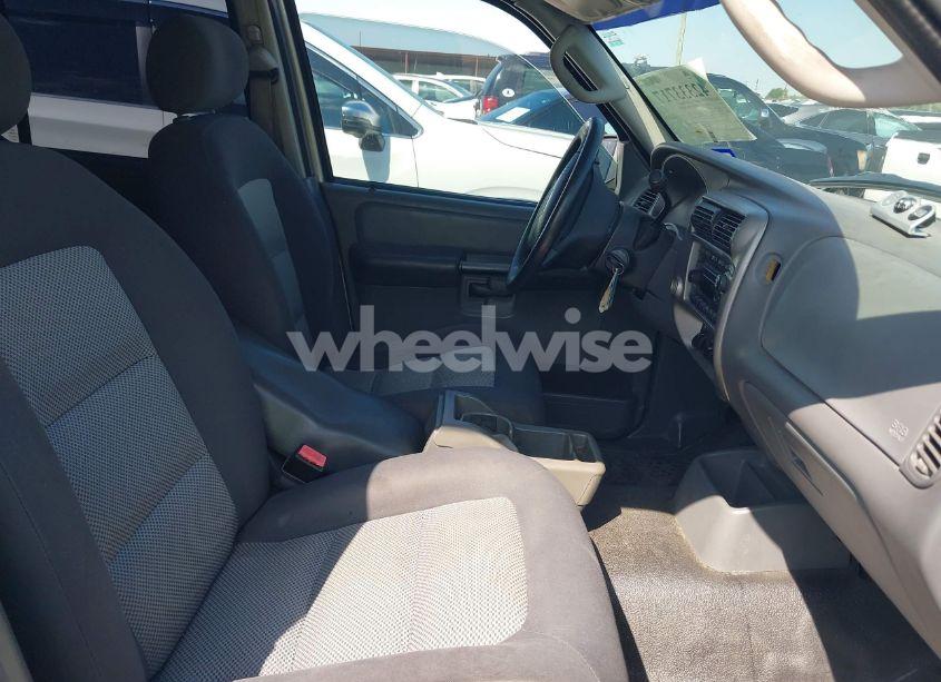Photo 5 of 2005 Ford Explorer SPORT TRAC ADRENALIN/XLS/XLT (VIN 1FMZU67K55UB51918)