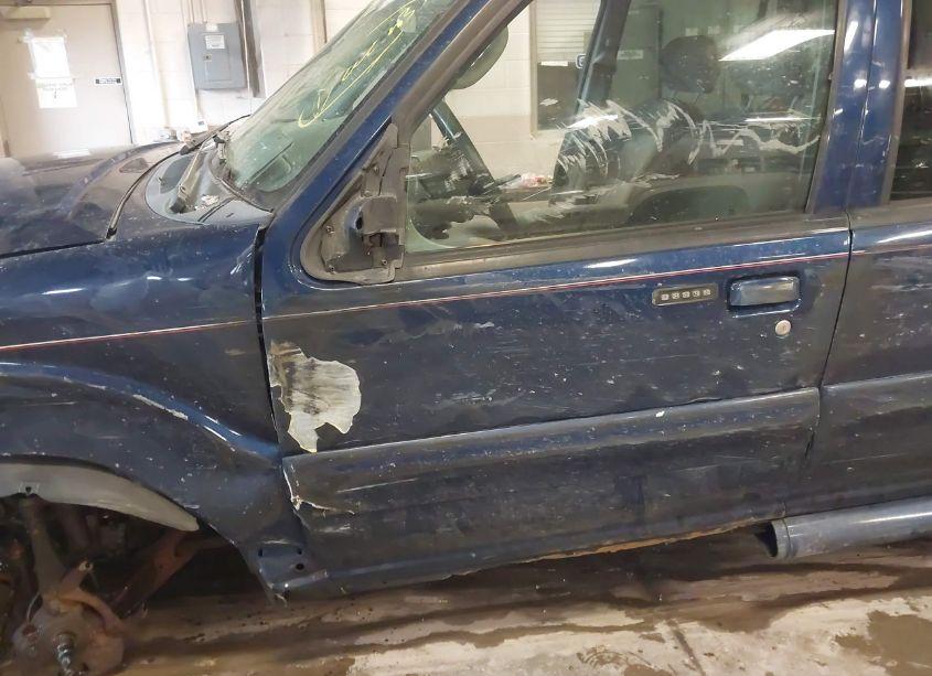 Photo 12 of 2005 Ford Explorer SPORT TRAC ADRENALIN/XLS/XLT (VIN 1FMZU67K55UB64619)