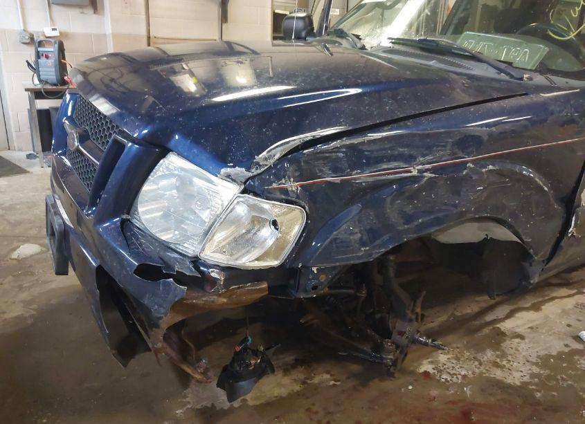 Photo 14 of 2005 Ford Explorer SPORT TRAC ADRENALIN/XLS/XLT (VIN 1FMZU67K55UB64619)