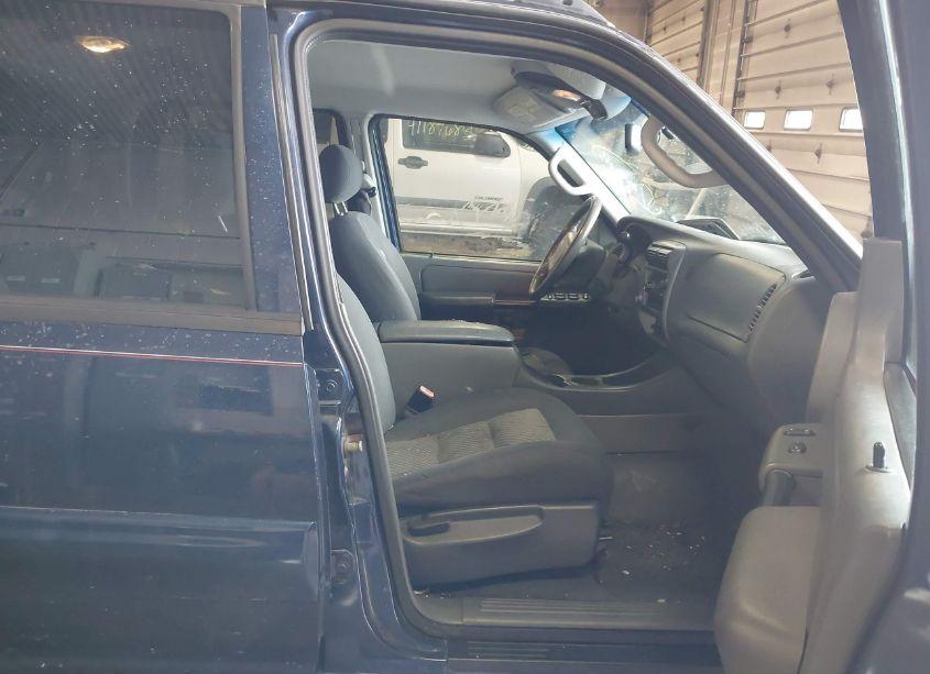 Photo 5 of 2005 Ford Explorer SPORT TRAC ADRENALIN/XLS/XLT (VIN 1FMZU67K55UB64619)