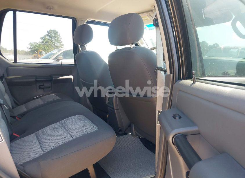 Photo 8 of 2004 Ford Explorer SPORT TRAC ADRENALIN/XLS/XLT (VIN 1FMZU67K64UA22178)