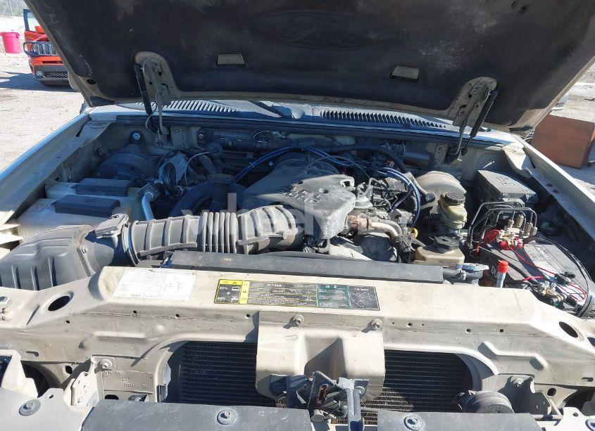 Photo 10 of 2004 Ford Explorer SPORT TRAC ADRENALIN/XLS/XLT (VIN 1FMZU67K64UA60820)