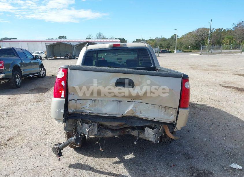 Photo 17 of 2004 Ford Explorer SPORT TRAC ADRENALIN/XLS/XLT (VIN 1FMZU67K64UA60820)