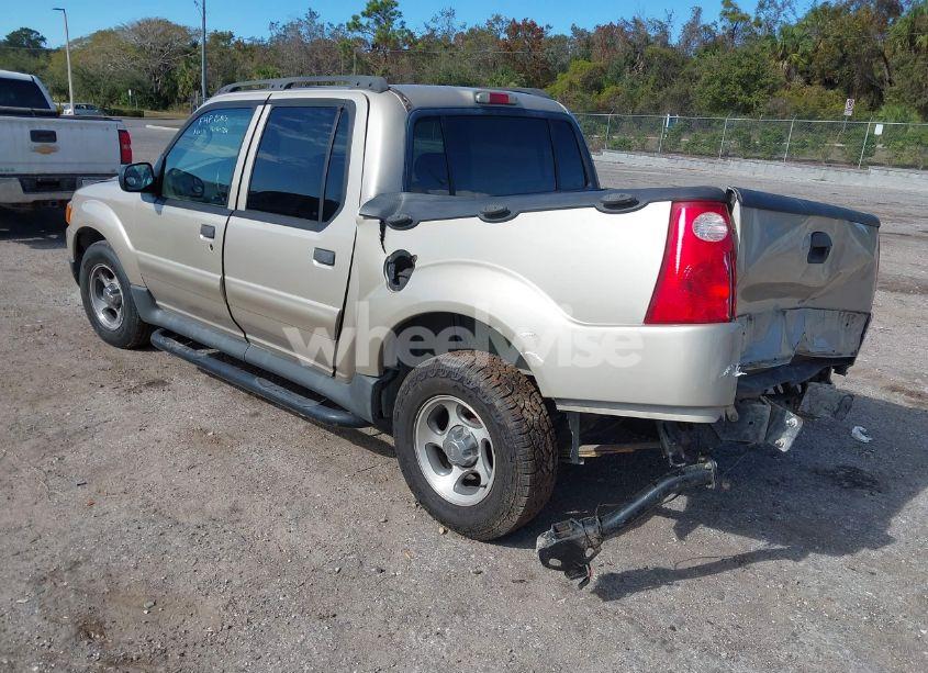 Photo 3 of 2004 Ford Explorer SPORT TRAC ADRENALIN/XLS/XLT (VIN 1FMZU67K64UA60820)