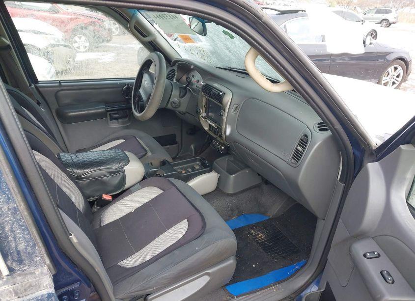 Photo 5 of 2004 Ford Explorer SPORT TRAC ADRENALIN/XLS/XLT (VIN 1FMZU67K64UC21277)