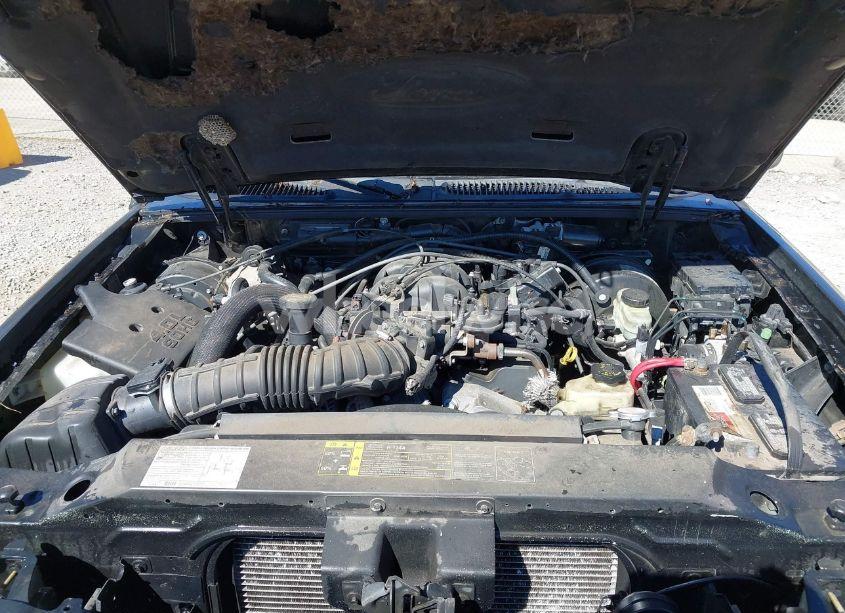 Photo 10 of 2004 Ford Explorer SPORT TRAC ADRENALIN/XLS/XLT (VIN 1FMZU67K64UC40136)