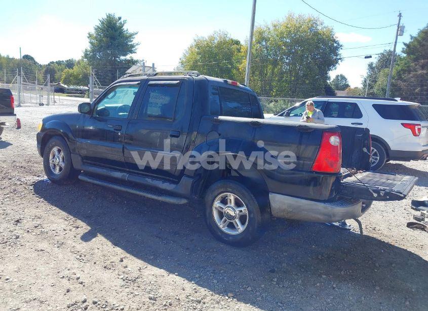 Photo 3 of 2004 Ford Explorer SPORT TRAC ADRENALIN/XLS/XLT (VIN 1FMZU67K64UC40136)