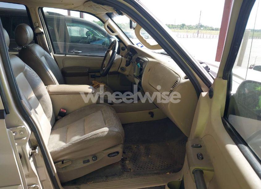 Photo 5 of 2005 Ford Explorer SPORT TRAC ADRENALIN/XLS/XLT (VIN 1FMZU67K65UA53643)