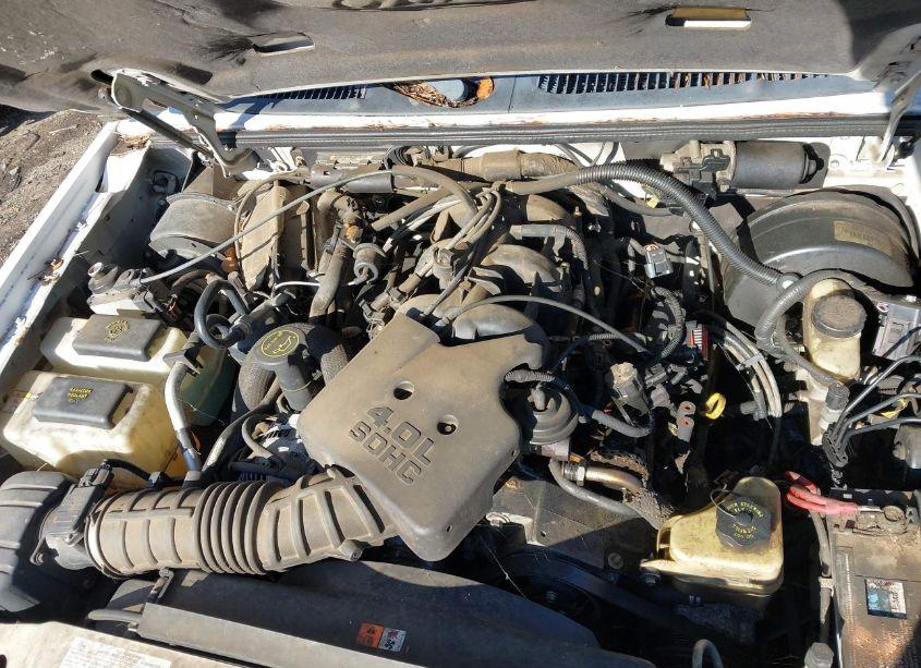 Photo 10 of 2005 Ford Explorer SPORT TRAC ADRENALIN/XLS/XLT (VIN 1FMZU67K65UA64660)