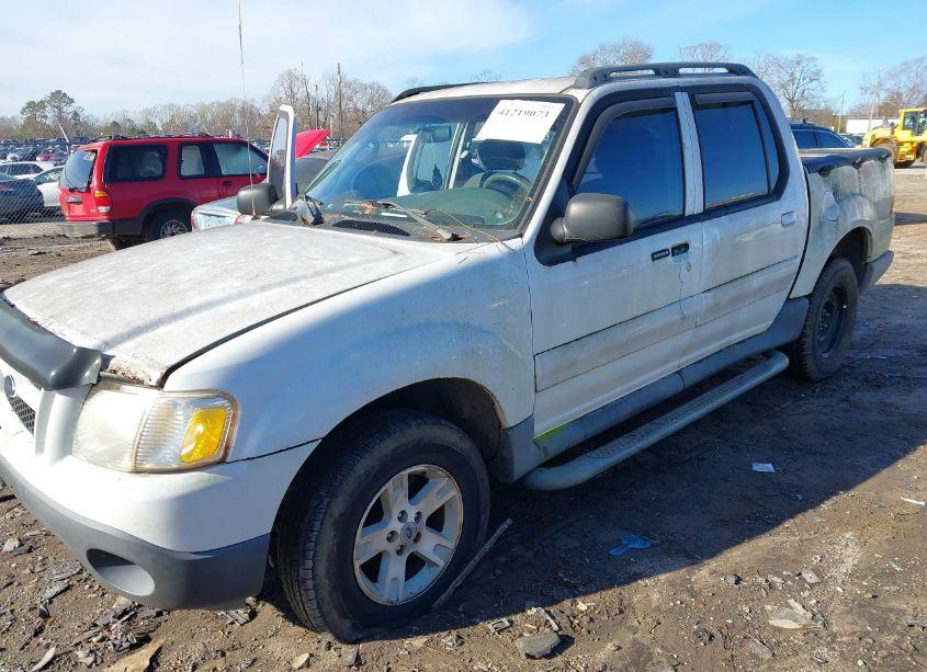 Photo 2 of 2005 Ford Explorer SPORT TRAC ADRENALIN/XLS/XLT (VIN 1FMZU67K65UA64660)