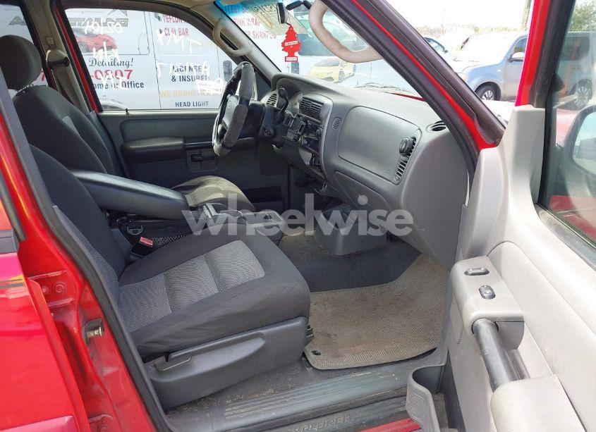 Photo 5 of 2005 Ford Explorer SPORT TRAC ADRENALIN/XLS/XLT (VIN 1FMZU67K65UA71317)