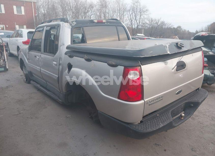 Photo 3 of 2005 Ford Explorer SPORT TRAC ADRENALIN/XLS/XLT (VIN 1FMZU67K65UA88330)