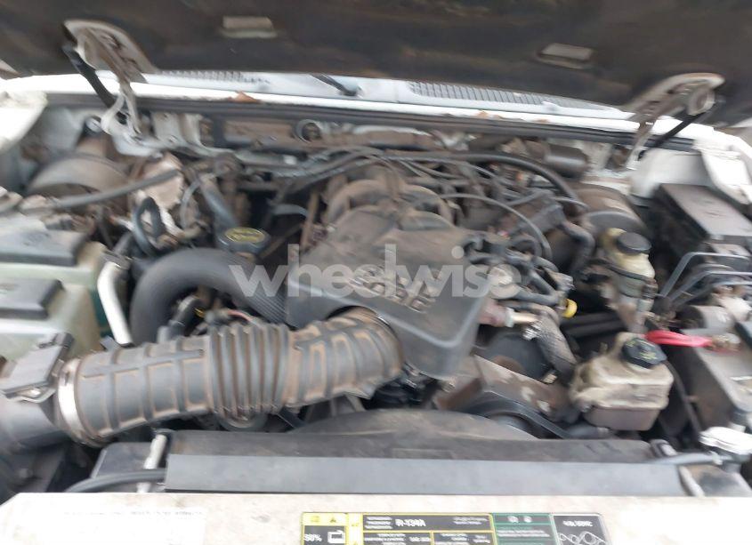 Photo 10 of 2004 Ford Explorer SPORT TRAC ADRENALIN/XLS/XLT (VIN 1FMZU67K74UA39006)