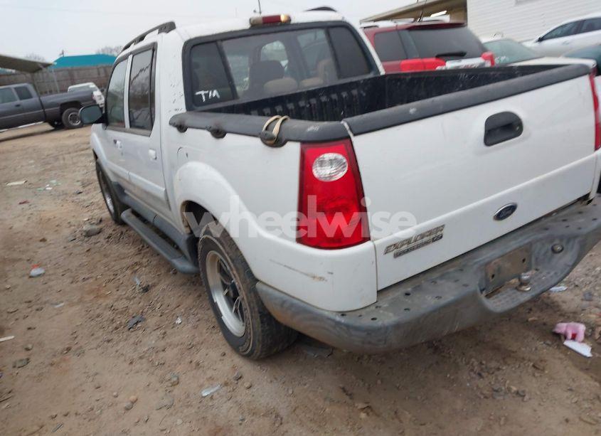 Photo 3 of 2004 Ford Explorer SPORT TRAC ADRENALIN/XLS/XLT (VIN 1FMZU67K74UA39006)