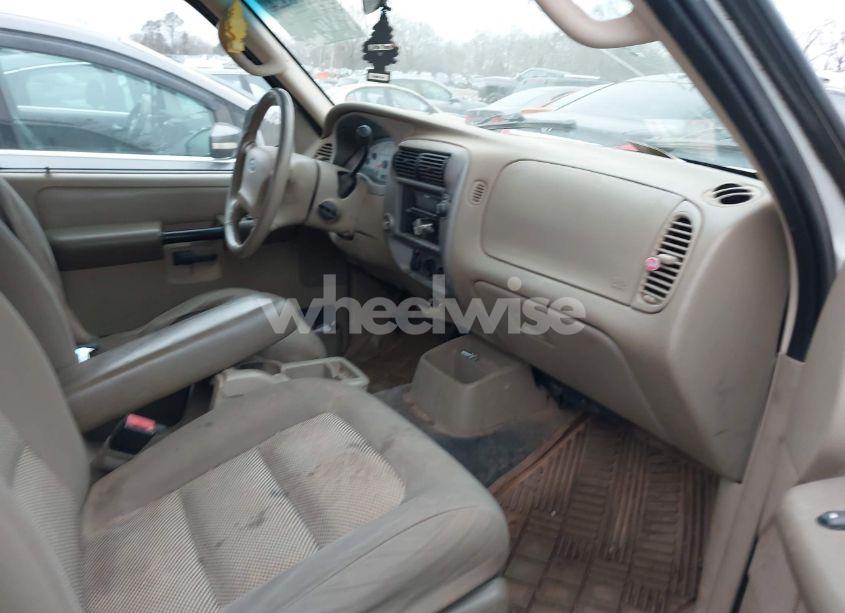 Photo 5 of 2004 Ford Explorer SPORT TRAC ADRENALIN/XLS/XLT (VIN 1FMZU67K74UA39006)