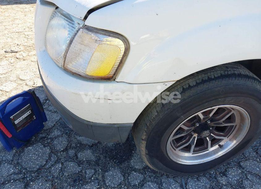 Photo 6 of 2004 Ford Explorer SPORT TRAC ADRENALIN/XLS/XLT (VIN 1FMZU67K74UA39006)