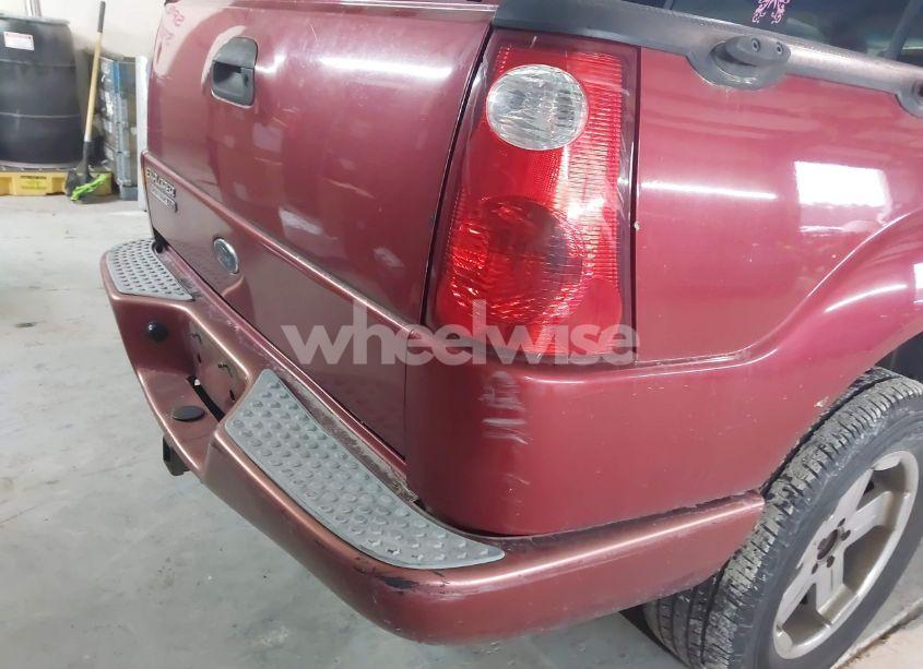 Photo 15 of 2004 Ford Explorer SPORT TRAC ADRENALIN/XLS/XLT (VIN 1FMZU67K74UA65797)