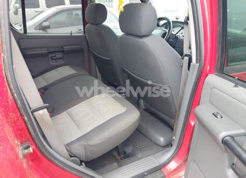 Photo 8 of 2005 Ford Explorer SPORT TRAC ADRENALIN/XLS/XLT (VIN 1FMZU67K75UA17668)
