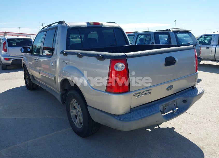 Photo 3 of 2005 Ford Explorer SPORT TRAC ADRENALIN/XLS/XLT (VIN 1FMZU67K75UA18027)