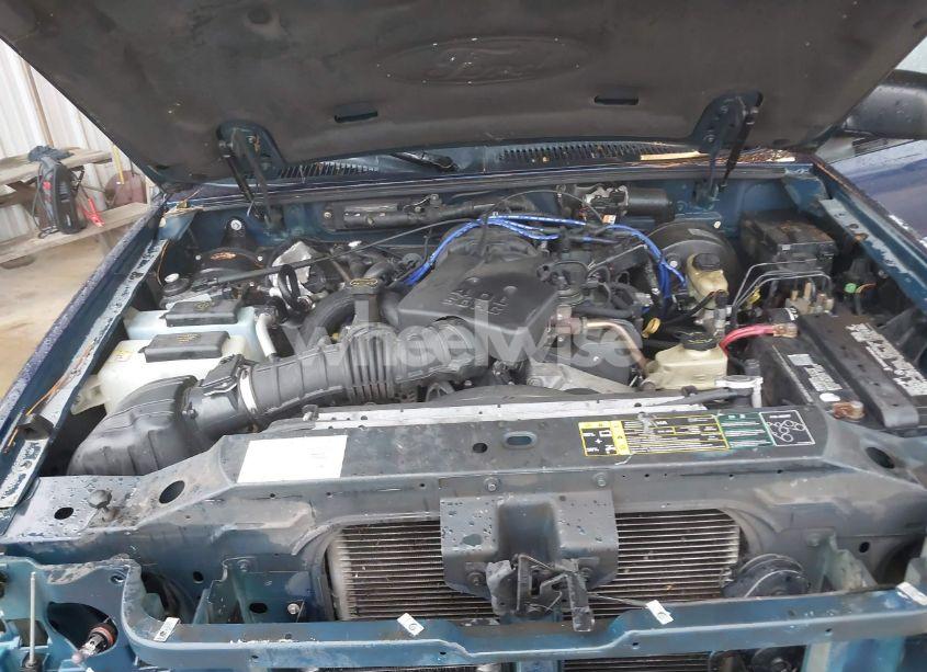 Photo 10 of 2005 Ford Explorer SPORT TRAC ADRENALIN/XLS/XLT (VIN 1FMZU67K75UA64893)