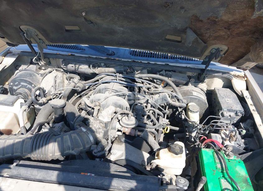 Photo 10 of 2005 Ford Explorer SPORT TRAC ADRENALIN/XLS/XLT (VIN 1FMZU67K75UB60359)