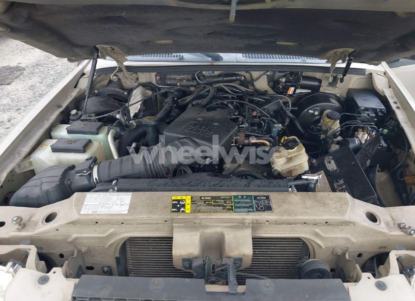 Photo 10 of 2004 Ford Explorer SPORT TRAC ADRENALIN/XLS/XLT (VIN 1FMZU67K84UB72843)