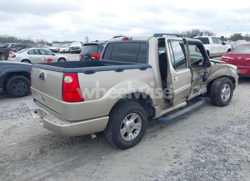 Photo 4 of 2004 Ford Explorer SPORT TRAC ADRENALIN/XLS/XLT (VIN 1FMZU67K84UB72843)