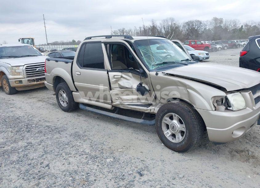 Photo 6 of 2004 Ford Explorer SPORT TRAC ADRENALIN/XLS/XLT (VIN 1FMZU67K84UB72843)