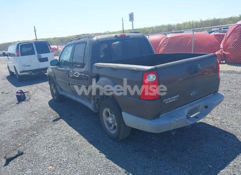 Photo 3 of 2005 Ford Explorer SPORT TRAC ADRENALIN/XLS/XLT (VIN 1FMZU67K85UA78995)