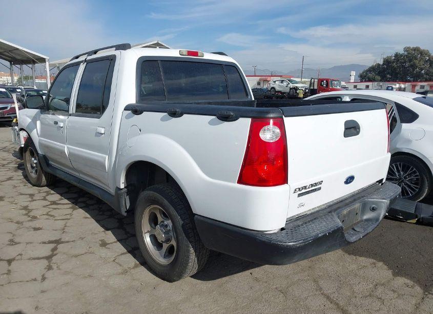 Photo 3 of 2005 Ford Explorer SPORT TRAC ADRENALIN/XLS/XLT (VIN 1FMZU67K85UA88815)
