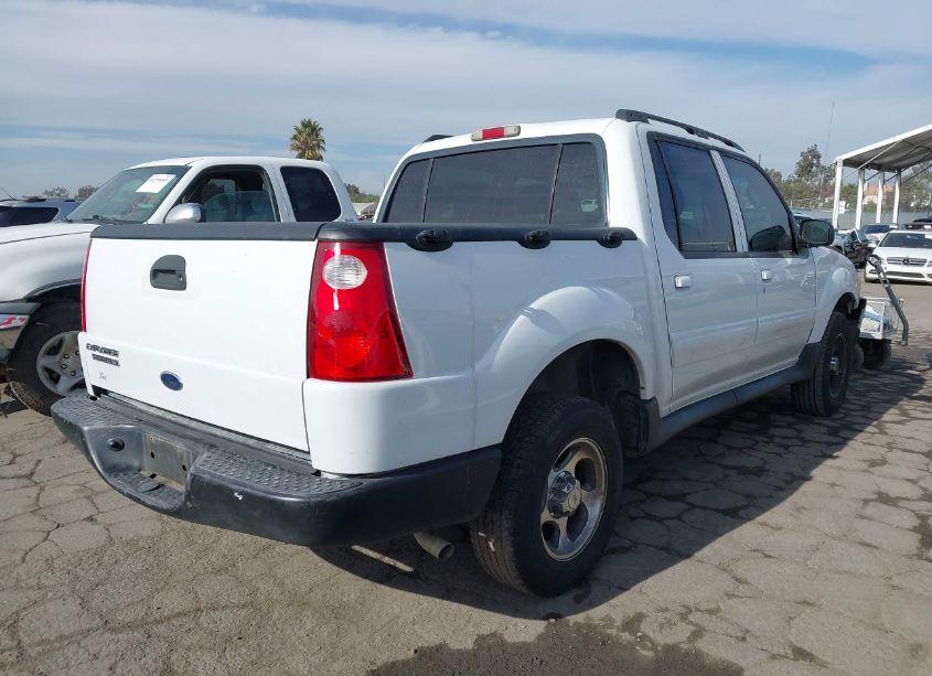 Photo 4 of 2005 Ford Explorer SPORT TRAC ADRENALIN/XLS/XLT (VIN 1FMZU67K85UA88815)