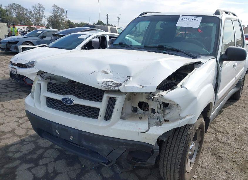 Photo 6 of 2005 Ford Explorer SPORT TRAC ADRENALIN/XLS/XLT (VIN 1FMZU67K85UA88815)