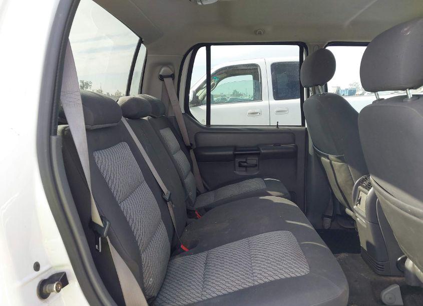 Photo 8 of 2005 Ford Explorer SPORT TRAC ADRENALIN/XLS/XLT (VIN 1FMZU67K85UA88815)
