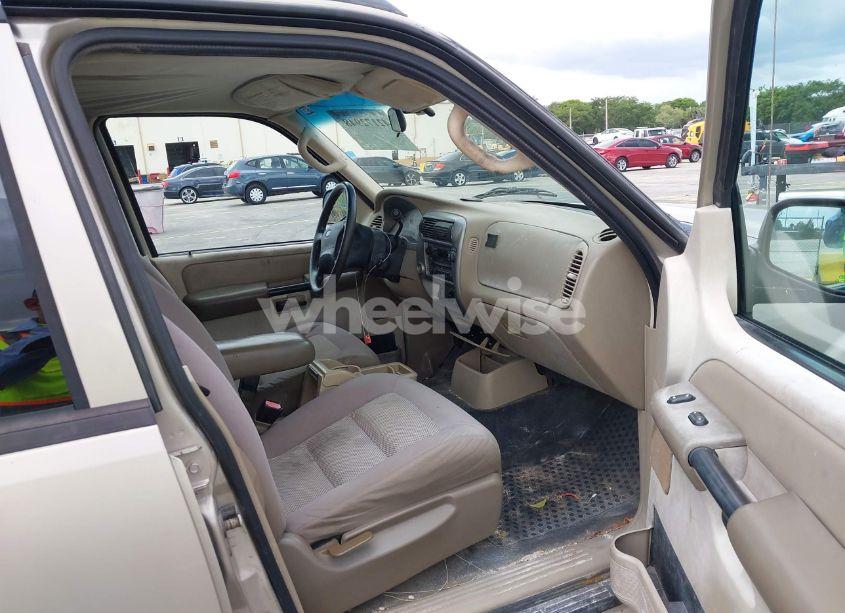 Photo 5 of 2005 Ford Explorer SPORT TRAC ADRENALIN/XLS/XLT (VIN 1FMZU67K85UA94565)