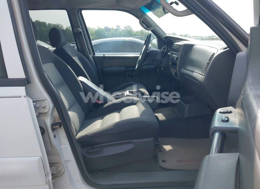 Photo 5 of 2004 Ford Explorer SPORT TRAC ADRENALIN/XLS/XLT (VIN 1FMZU67K94UC34878)