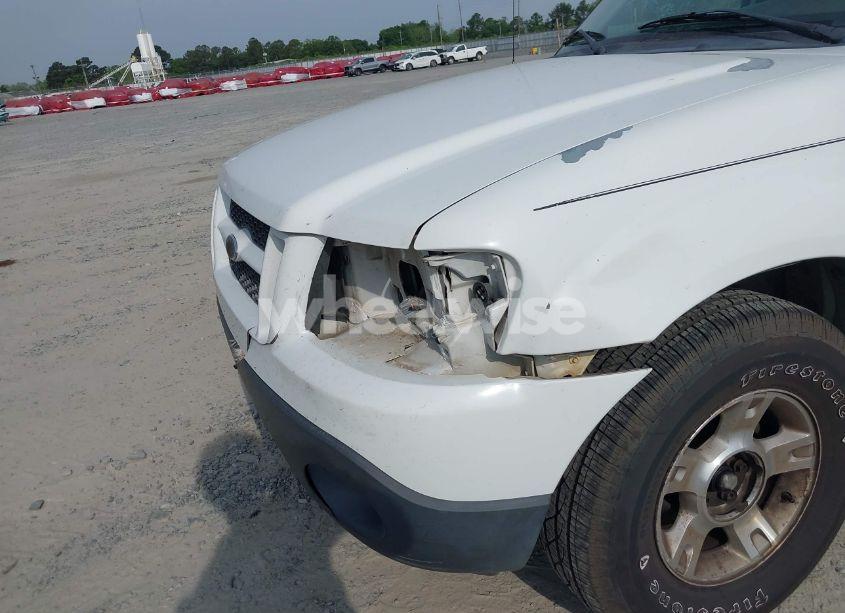 Photo 6 of 2004 Ford Explorer SPORT TRAC ADRENALIN/XLS/XLT (VIN 1FMZU67K94UC34878)