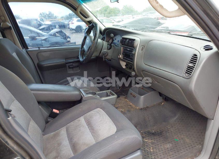 Photo 5 of 2005 Ford Explorer SPORT TRAC ADRENALIN/XLS/XLT (VIN 1FMZU67K95UB78118)