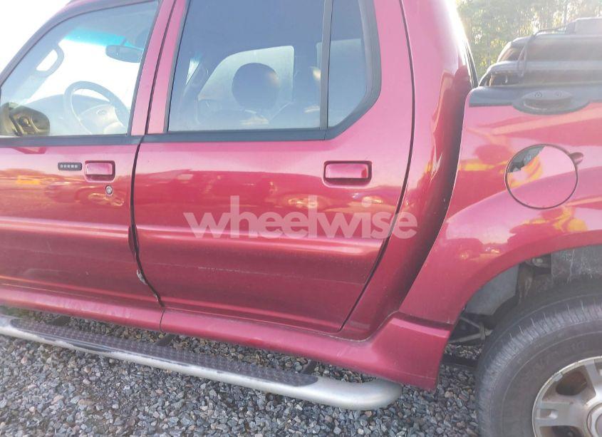 Photo 6 of 2004 Ford Explorer SPORT TRAC ADRENALIN/XLS/XLT (VIN 1FMZU67KX4UA61310)