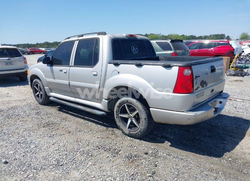 Photo 3 of 2005 Ford Explorer SPORT TRAC ADRENALIN/XLS/XLT (VIN 1FMZU67KX5UA16949)