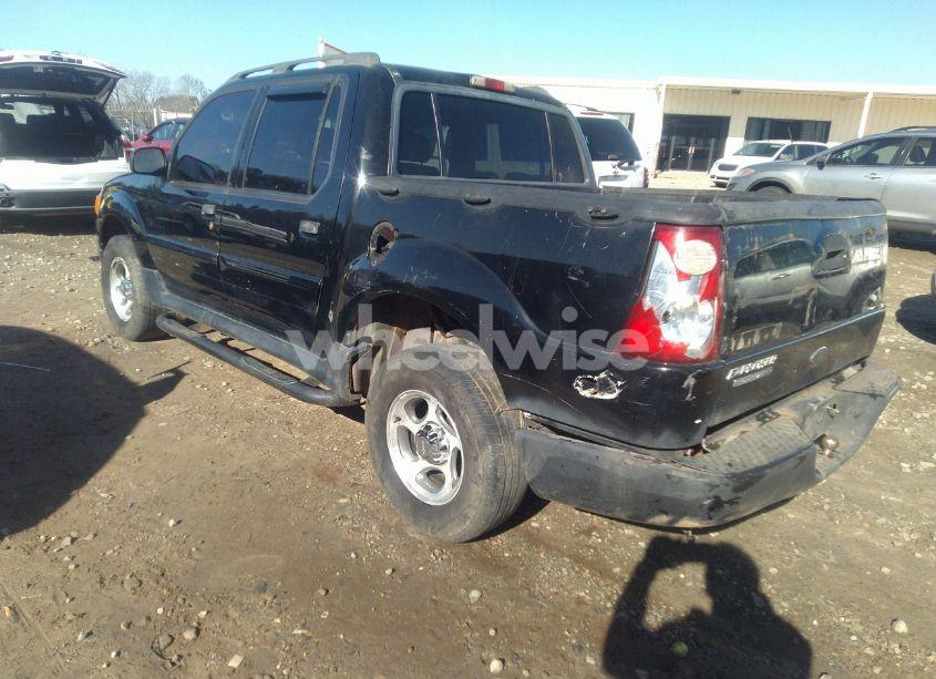 Photo 3 of 2005 Ford Explorer SPORT TRAC ADRENALIN/XLS/XLT (VIN 1FMZU67KX5UB64762)