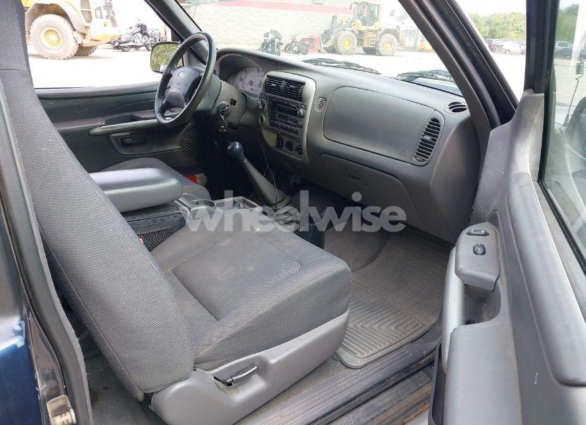 Photo 5 of 2002 Ford Explorer SPORT (VIN 1FMZU70E52UC59803)