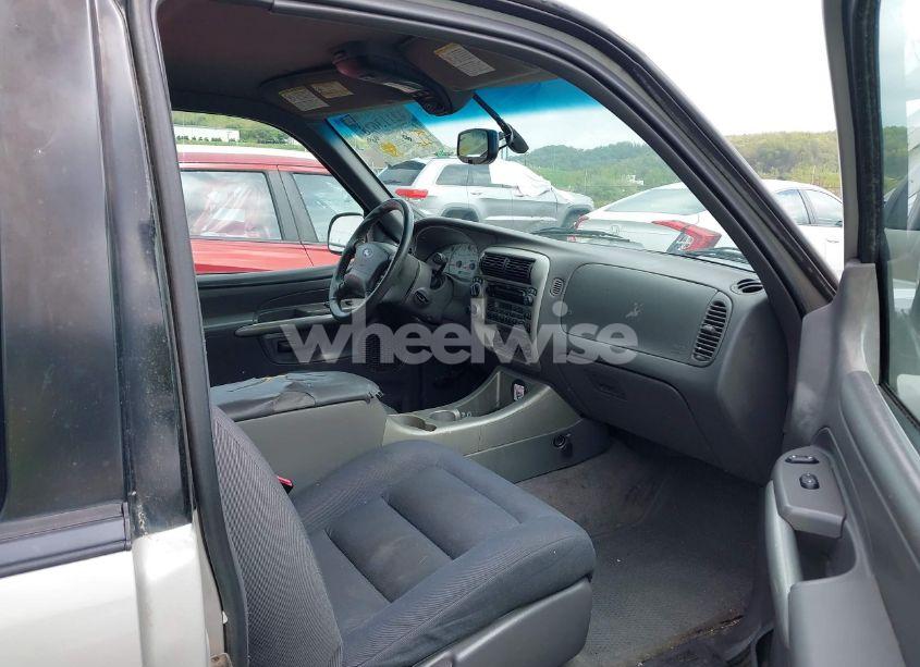 Photo 5 of 2002 Ford Explorer SPORT (VIN 1FMZU70E62UD50921)