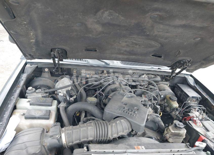 Photo 10 of 2003 Ford Explorer SPORT XLS/XLT (VIN 1FMZU70E93UA47746)