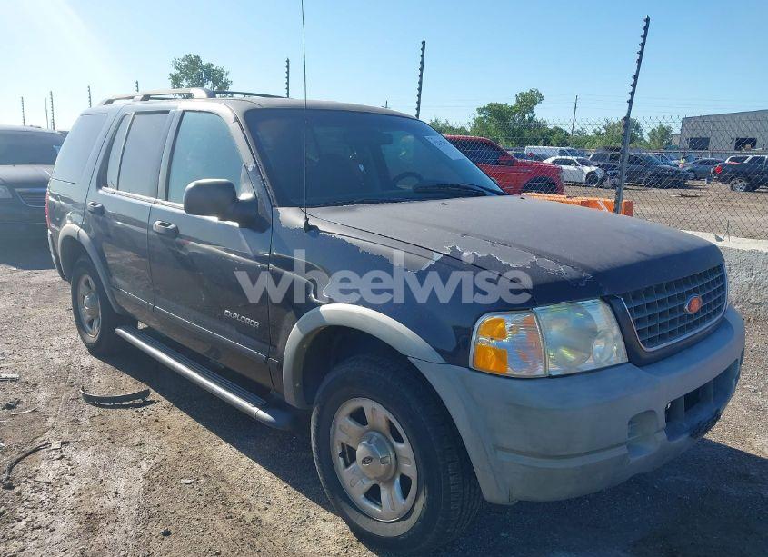 2002 Ford Explorer XLS (VIN 1FMZU72E02UB24774) main photo